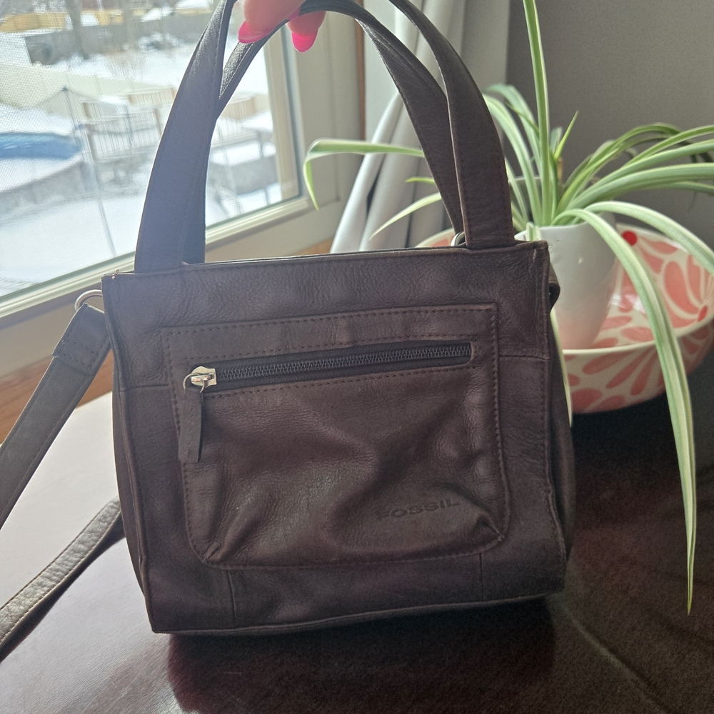 Vintage Dark Brown Fossil 100% Leather crossbody organizer bag-soft